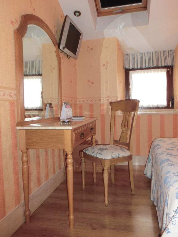Hotel Las Ruedas Laredo Zimmer foto